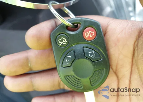 2018 Ford Focus Se z USA, uszkodzony, nr VIN 1FADP3F21JL265510